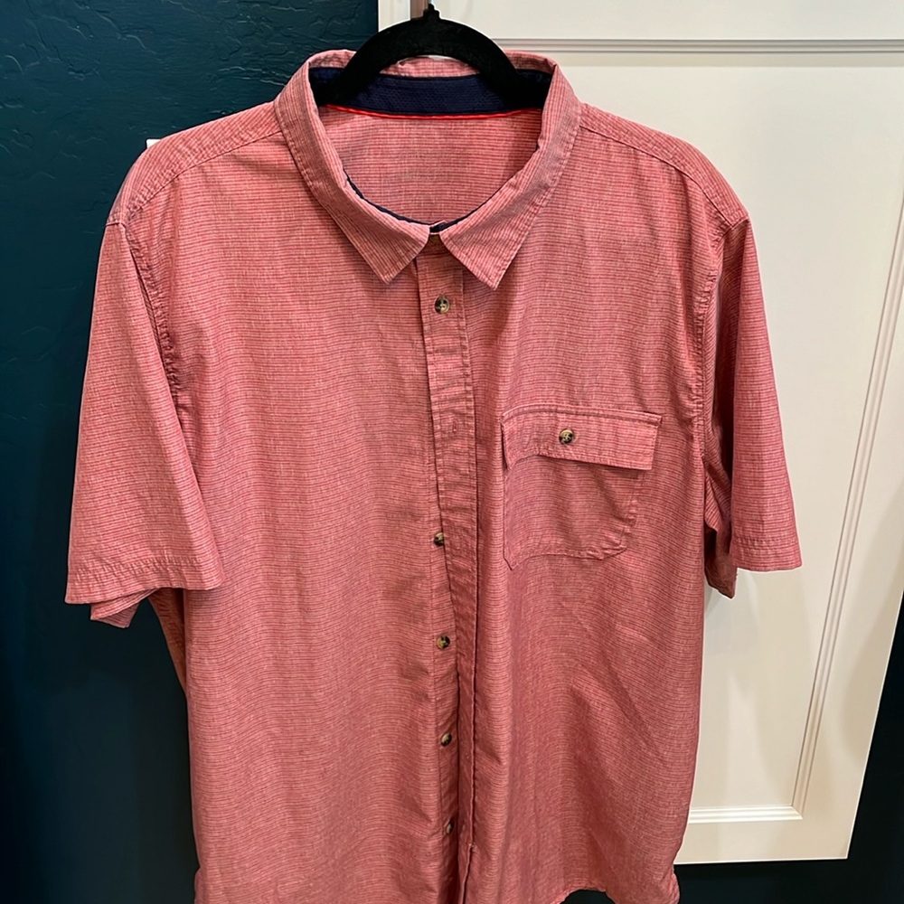 Avalanche men’s short sleeve shirt